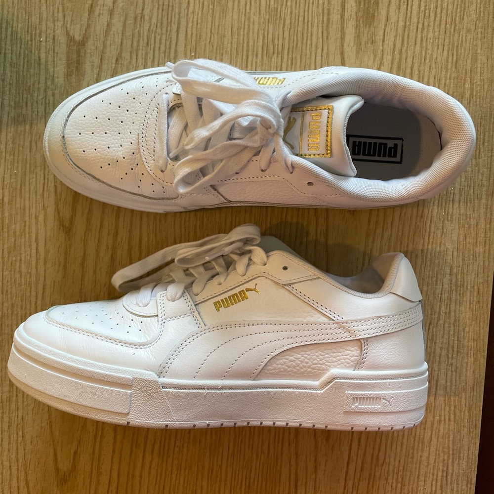 PUMA women’s sneakers size 10 - only worn once!
